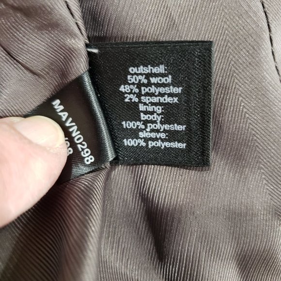 Limited Gray Pin Stripe NWOT 2-Button Blazer, 4 - Picture 13 of 13